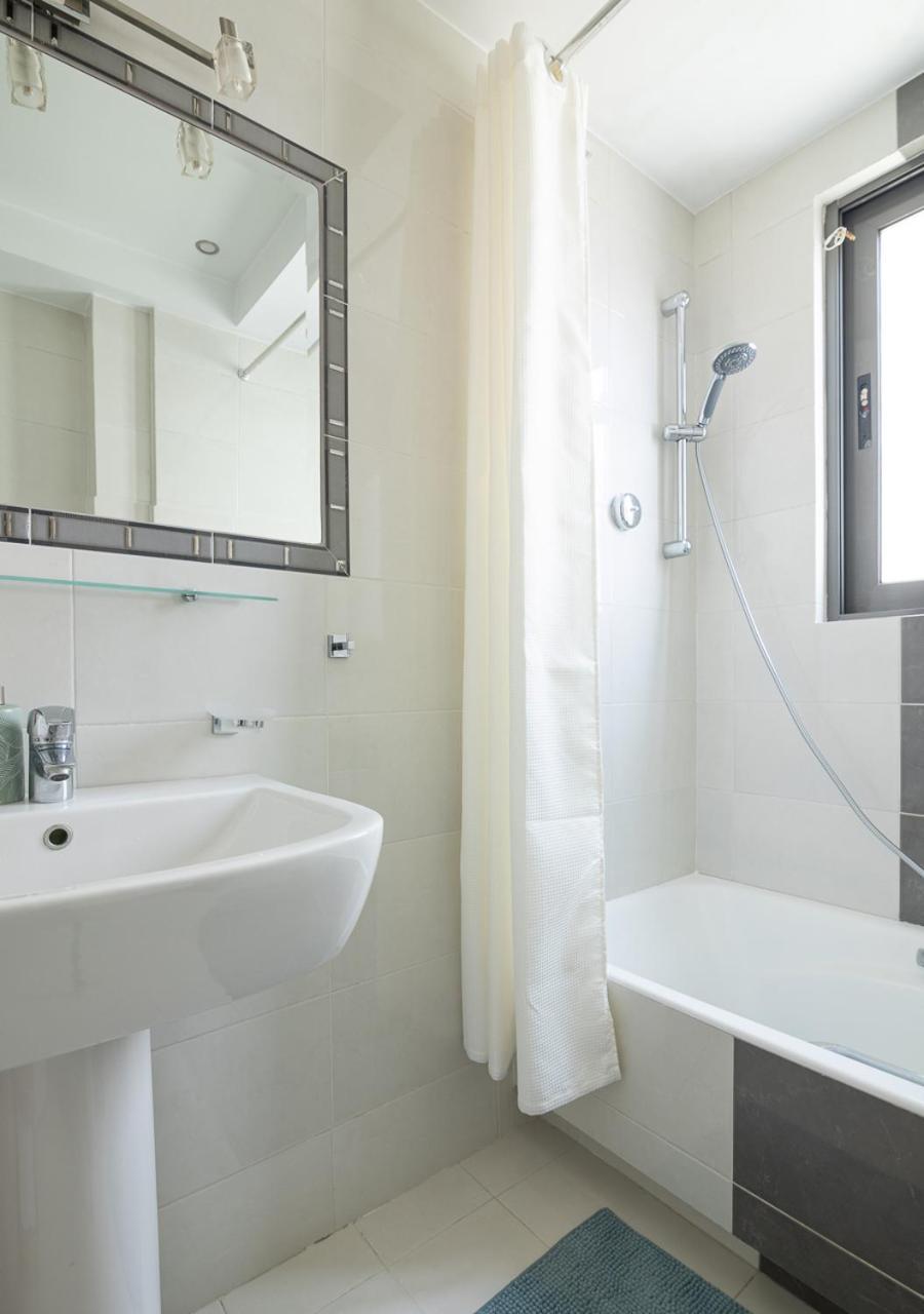 Elegant Apt 50Meters Close Acropolis Athens Exterior photo